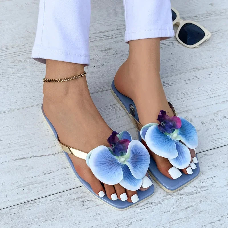 Nuevas chanclas, zapatillas para mujer, Sandalias planas con punta cuadrada de verano 2025, zapatillas informales para exteriores, zapatos de flores a la moda para mujer