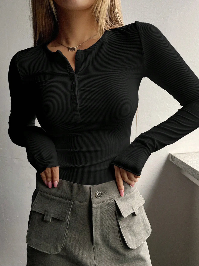 Camiseta acanalada frontal con medio botón liso para mujer, top de moda, camiseta informal de manga larga con cuello redondo