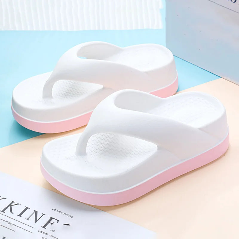 Chanclas de mujer Zapatos de diseño popular Tendencia 2024 Sandalias de plataforma casuales Zapatillas antideslizantes para exteriores Características únicas Sandalias planas
